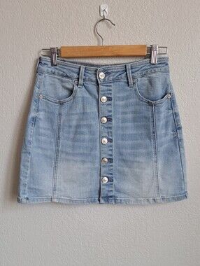 American Eagle Super Stretch Lightwash Denim Button Front Mini Skirt Size 6